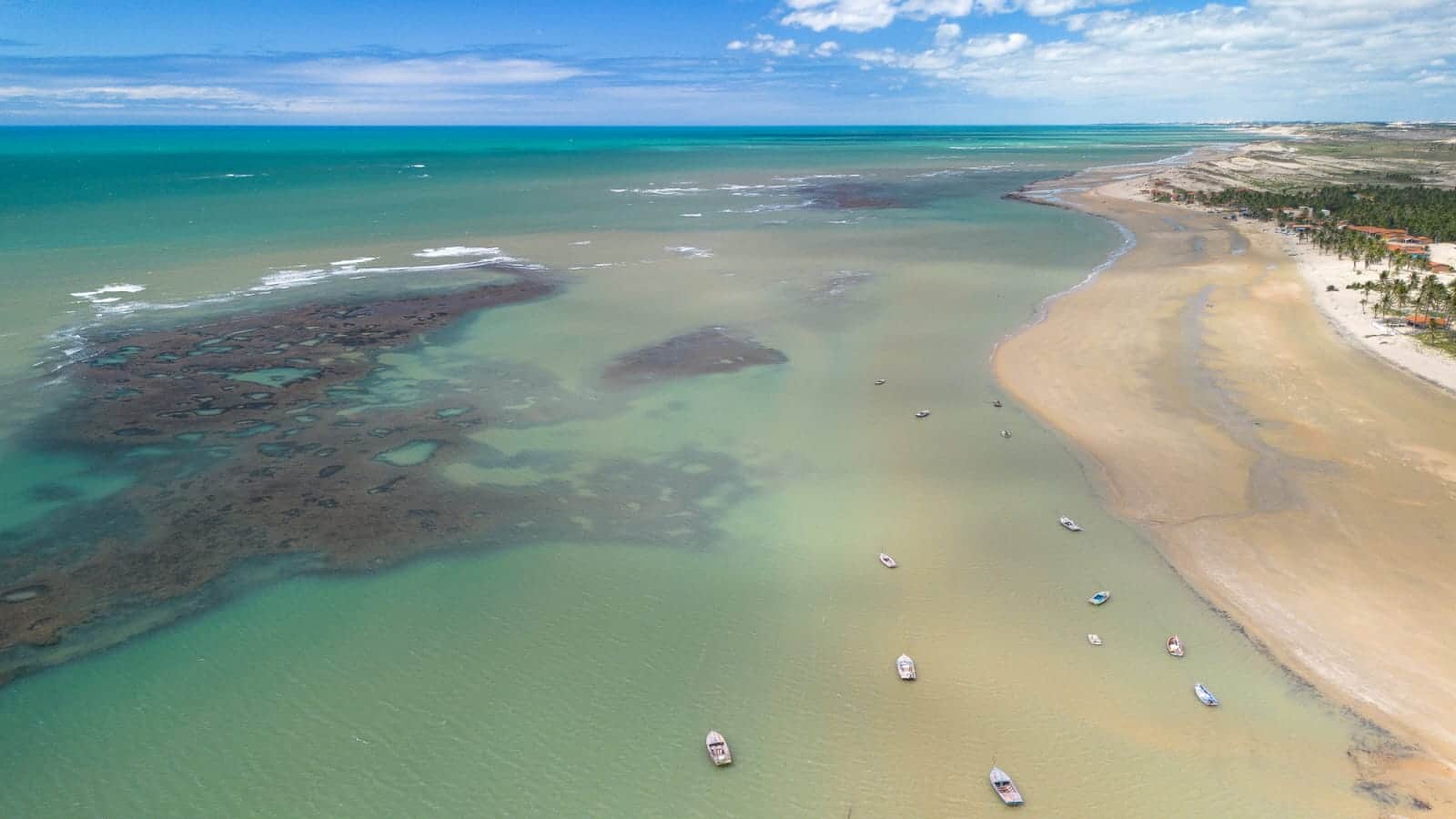 Praia em Caetanos perto da Casa Pé n’Areia